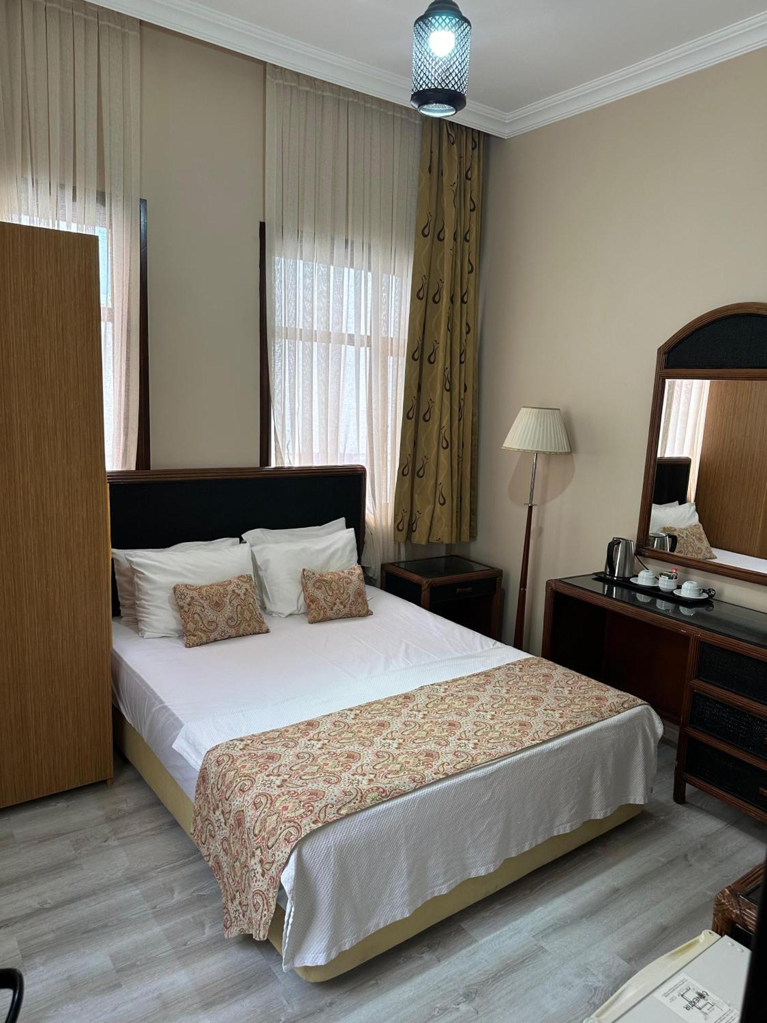 Loost Town Inn Hotel Antalya Luaran gambar