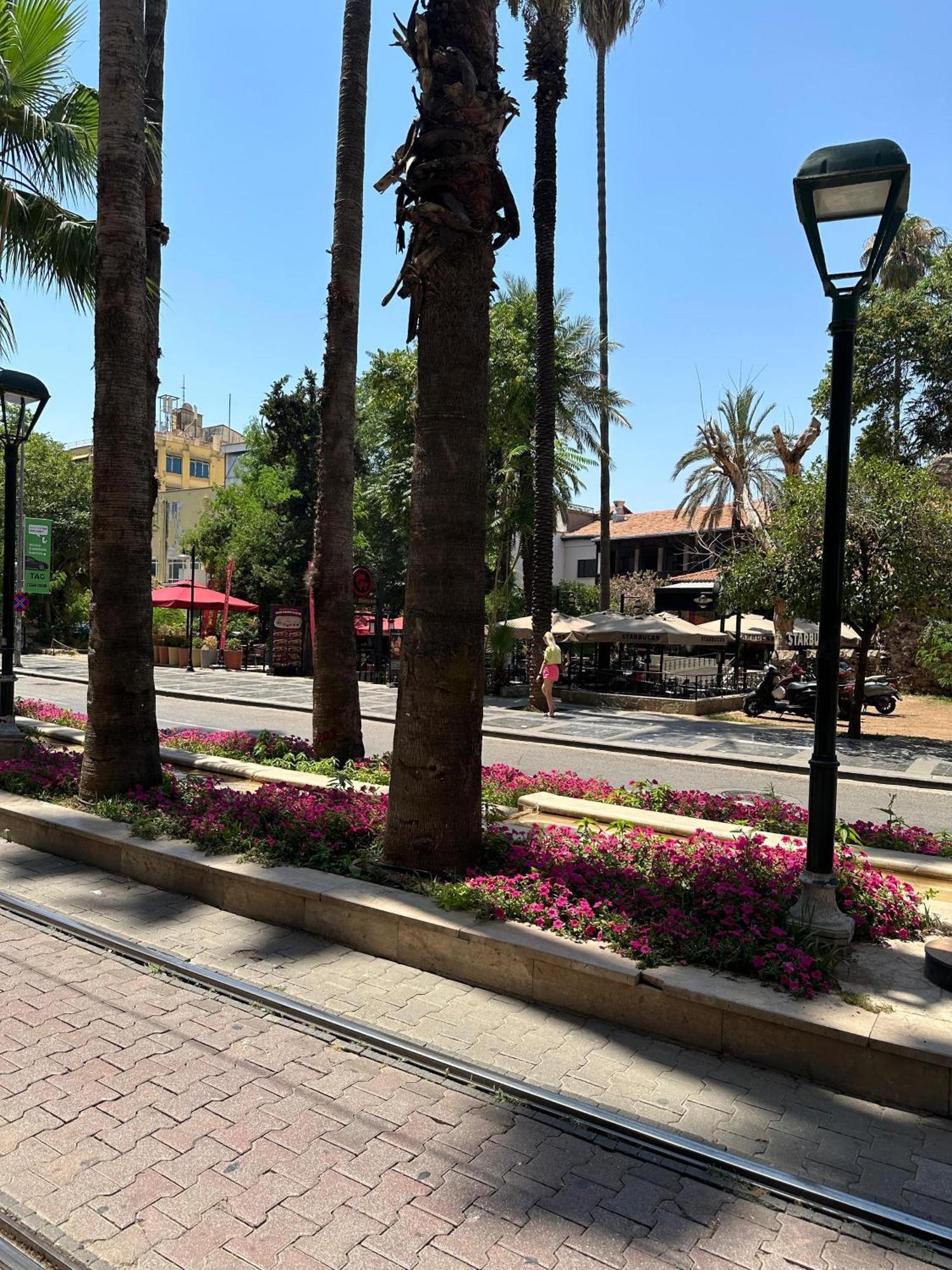 Loost Town Inn Hotel Antalya Luaran gambar